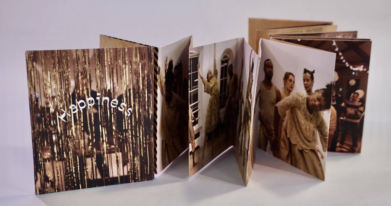 HappinessAccordionBooklet_3_photo_mirembe_